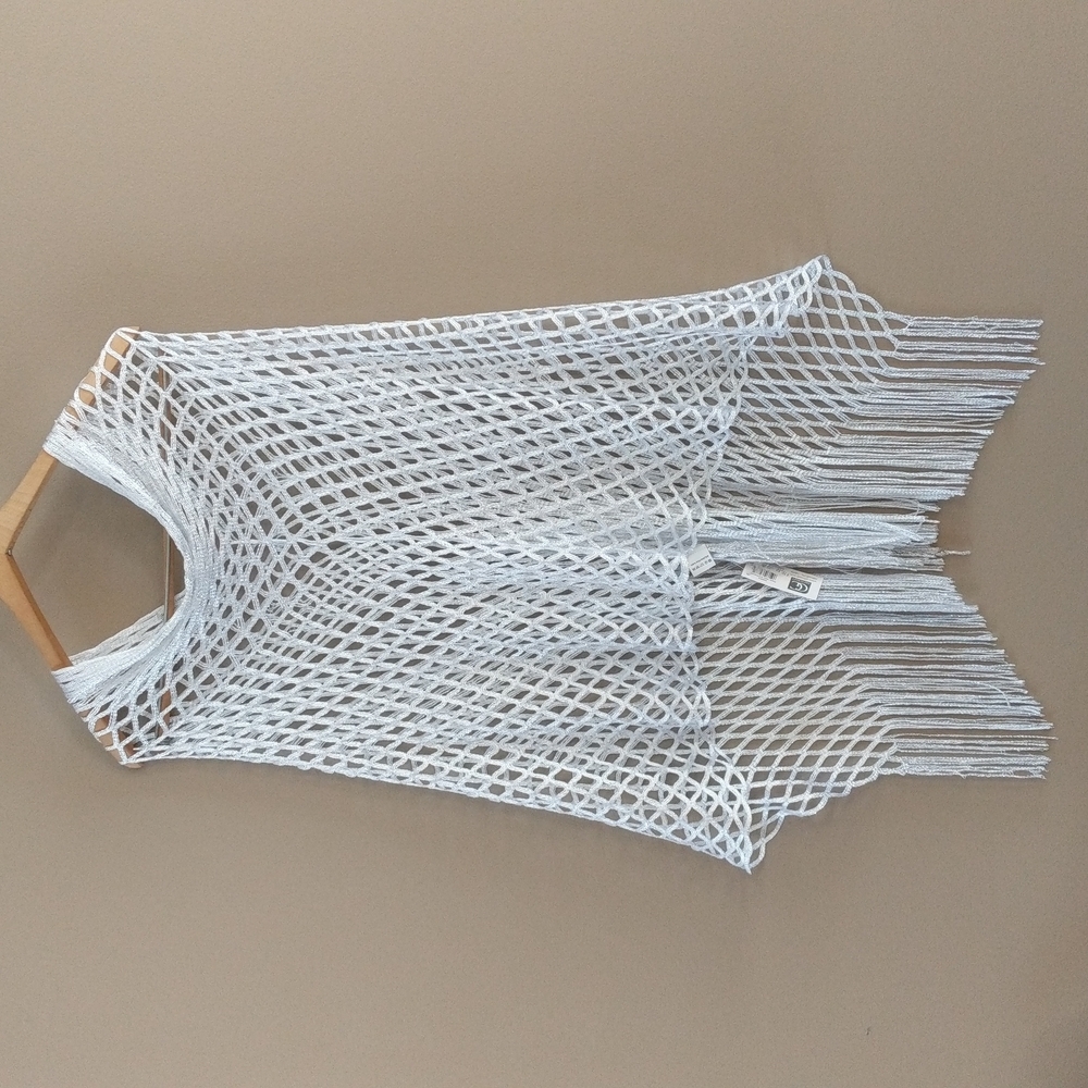$5 with bundle NWT everywear white shall with tassels shimmery sparkles